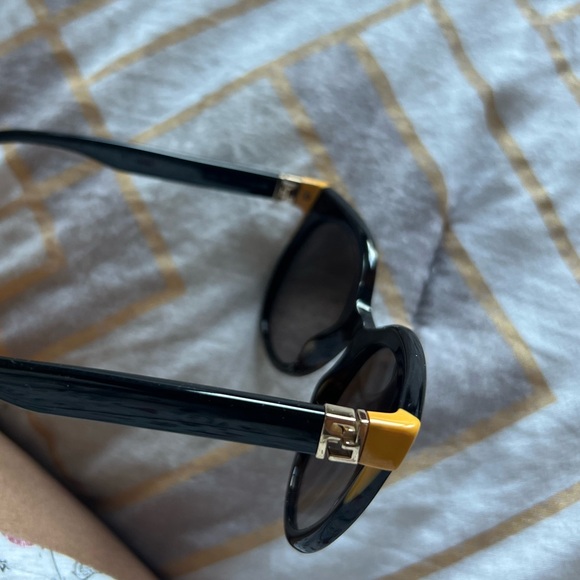NEW Authentic Fendi Sunglasses - Picture 2 of 5